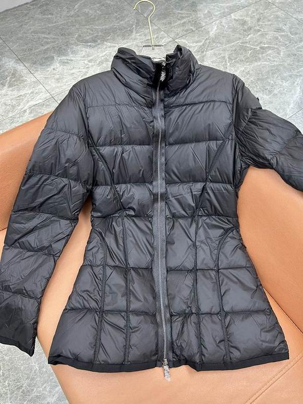 Moncler Women's Outwear 186